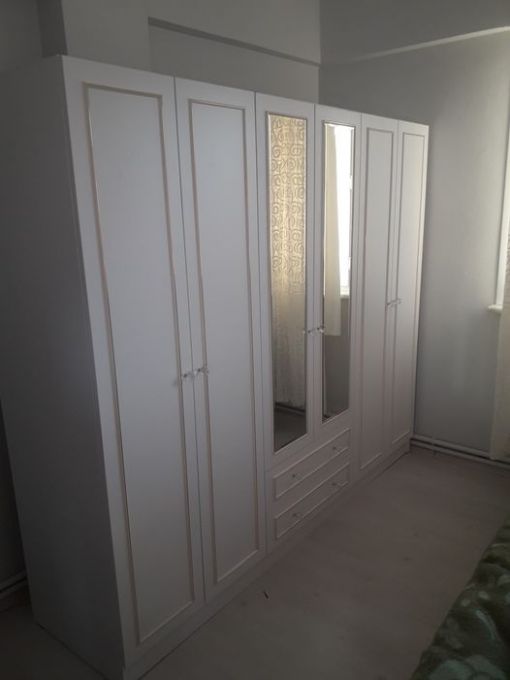 Ambarlı Mahallesi Mobilya Montaj Hizmetleri: Hatasız Kurulumun Keyfini Çıkarın Yeni bir gardırop, şık bir TV ünitesi veya internetten sipariş ettiğiniz modern bir kitaplık... Paketleri açıp o karmaşık şemalarla vakit kaybetmeyin. Ambarlı’daki evlerinizin yapısına uygun, güvenli montaj hizmetlerimizle yanınızdayız.