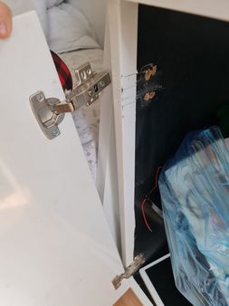  Mobilyalarınızın eskimiş, kırılmış veya işlevini yitirmiş olması onları gözden çıkarmanız gerektiği anlamına gelmez. İlke Mobilya’nın uzman tamir kadrosu, Bahçeşehir 1. Kısım Mahallesi’nde mobilya hastanesi hizmeti sunarak bütçenizi korur ve eşyalarınızın ömrünü uzatır.