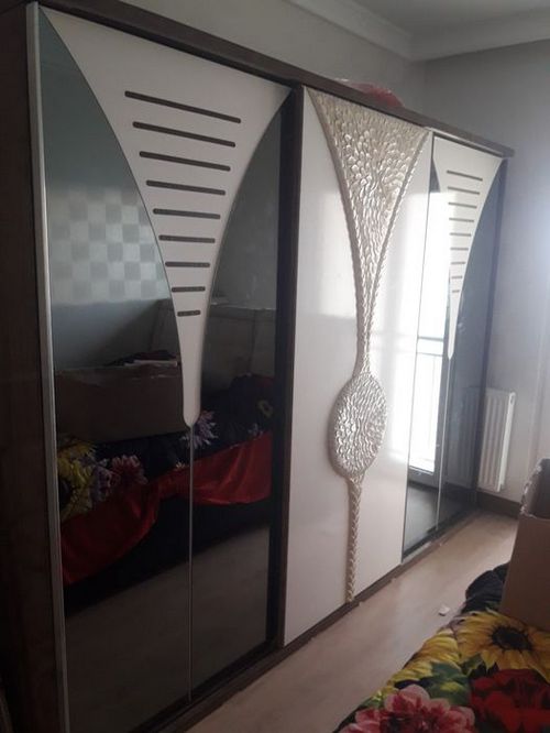 Bahçeşehir 2. Kısım Mobilya Montaj Hizmetleri: Hatasız ve Estetik Kurulum/İlke Mobilya Modern dairelerin ve geniş villa projelerinin yer aldığı 2. Kısım’da, mobilyaların milimetrik hesaplarla kurulması estetik açıdan çok kritiktir. Yanlış monte edilmiş bir gardırop sadece çirkin durmaz, aynı zamanda zemin dengesini de bozar. Yeni Nesil Mobilya Kurulumu: IKEA, Vivense, Trendyol veya özel tasarım mağazalarından aldığınız tüm ürünlerin kurulumunu titizlikle gerçekleştiriyoruz.