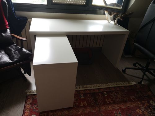  Yeni bir mobilya almak heyecan vericidir, ancak o devasa kutuları açıp karmaşık kılavuzlarla baş başa kalmak yorucu olabilir. Bahçeşehir 1. Kısım’da sunduğumuz mobilya montajı hizmetiyle, bu süreci sizin için tamamen zahmetsiz hale getiriyoruz.