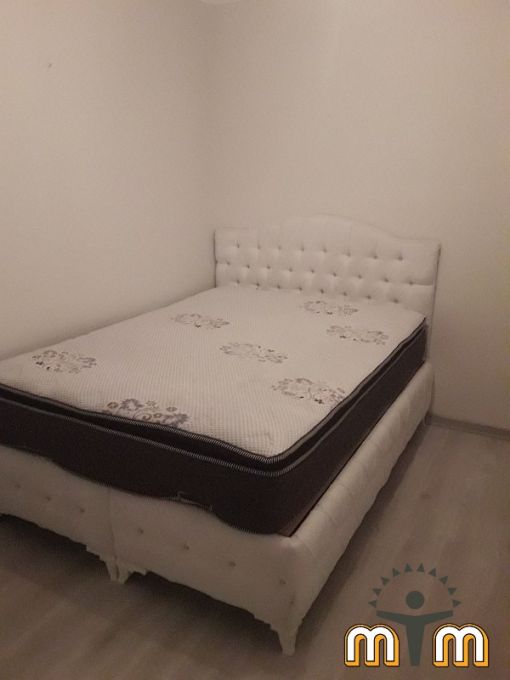  Mobilya tamir servisi olarak Bahçeşehir 2. Kısım mahallesi mobilya tamiri konusunda hizmet veriyoruz. Mobilyalar yapısı gereği ahşaptan imal olması nedeniyle kolay hasar alabiliyor. Evden eve taşıma hizmeti veren bazı firmalar işlerini gelişi güzel yaptıklarından dolayı geride bir çok sorunlar bırakabiliyorlar. Mobilya tamir işlemi işinde deneyimli ve tecrübeli teknisyenler tarafından dikkatlice yapılmalıdır. İşinde deneyimli olmayan kişiler tarafından yapılan mobilya tamir işlemleri geri dönüşü olmayan hasarlara sebebiyet verebilmektedirler