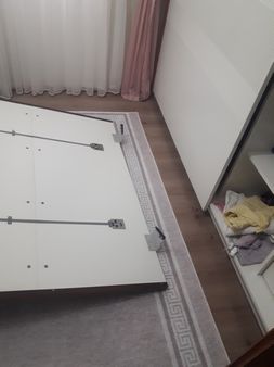  Esenler ilçesinde yaşayan müşterilerimize, aynı gün veya en kısa sürede randevu seçeneği sunuyoruz. Mobil ekiplerimiz, ev veya ofis ortamınıza gelerek montaj ve tamir işlemlerini yerinde yapmaktadır.   Alanında deneyimli marangozlar Modern ve güvenli montaj teknikleri Hızlı müdahale ve etkili çözüm odaklı yaklaşım