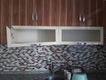  Mobilyalar, zamanla kullanımdan kaynaklı olarak çeşitli sorunlar yaşayabilir: menteşe gevşemeleri, kapak sorunları, yüzey çizikleri veya ayak hasarları gibi. İlkemtm olarak Esenler’de mobilya tamiri alanında geniş kapsamlı çözümler sunuyoruz.   Kapak ve menteşe tamiri Çizik, çatlak ve boya onarımı Ayak kırıkları ve dengelenmesi Eski mobilyaların restorasyonu