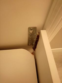 Esenyurt Akçaburgaz Mahallesi Mobilya Tamir. 0532 565 8307 Mobilyalarınızı tamamen değiştirmek yerine ekonomik tamir çözümleri sunuyoruz. Menteşe değişimi Karyola Tamiri Baza Tamiri Kapak ayarı Çekmece ray tamiri Su almış dolap onarımı. sizinde bu tür arızalarınız varsa bizimle iletişime geçin.