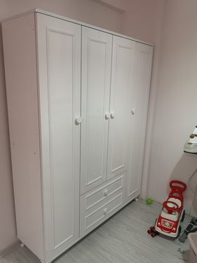  Akevler Mahallesi'nde taşınma ve daire içi yenileme oranı yüksektir. Site kurallarına uygun, temiz ve güvenli montaj hizmeti sağlıyoruz.   Gardırop sökme ve yeniden kurulum Mutfak dolabı montajı TV ünitesi sabitleme Duvara monte dolap kurulumu