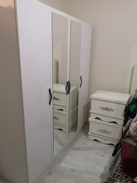  Esenyurt Akşemseddin Mahallesi’nde yeni bir eve mi taşındınız? Ya da internetten aldığınız o şık gardırop, onlarca parça halinde odanın ortasında mı bekliyor? Endişelenmeyin! İlke Mobilya olarak, Akşemseddin Mahallesi sakinlerine profesyonel, temiz ve garantili mobilya hizmeti sunuyoruz.