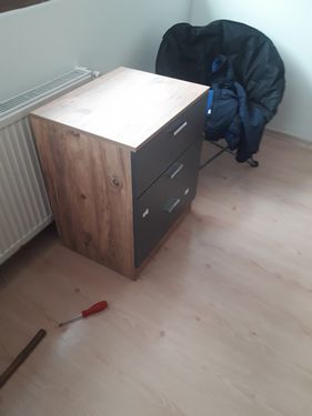  Esenyurt Atatürk Mahallesi’nde ikamet ediyor veya işletme sahibiyseniz, mobilya kurulumu ve onarımı konusunda profesyonel bir desteğe ihtiyaç duyduğunuzda İlke Mobilya yanınızda! Yeni aldığınız bir çalışma masası, taşınma sonrası kurulamayan bir gardırop veya menteşesi sarkan bir mutfak dolabı... Mobilya sorunlarınız ne olursa olsun, Atatürk Mahallesi sakinlerine hızlı ve kaliteli çözümler üretiyoruz.