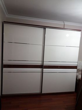 Esenyurt Balıkyolu Mahallesi sakinleri için mobilya sorunları artık dert değil! Yeni bir gardırop aldınız ve kurulumu karmaşık mı geldi? Ya da mutfak dolaplarınızın kapakları sarktı, çekmeceleriniz kapanmıyor mu? İlke Mobilya olarak, Balıkyolu’ndaki her eve ve iş yerine profesyonel dokunuşlar yapıyoruz.