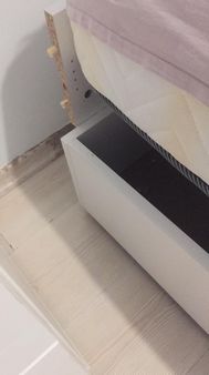 Esenyurt Hürriyet Mahallesi Mobilya Tamir ve Onarım Çözümleri Mobilyalarınız zamanla yıpranabilir, taşınma sırasında hasar görebilir veya yoğun kullanım nedeniyle aksamları bozulabilir. Hürriyet Mahallesi tamir servisimizle, eskiyen mobilyalarınızı yenisinden farksız hale getiriyoruz: Menteşe ve Kulp Değişimi: Sarkan mutfak kapakları, kapanmayan banyo dolapları ve yerinden çıkan vida yuvalarının teknik yöntemlerle sağlamlaştırılması.