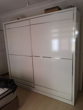 Esenyurt İnönü Mahallesi Mobilya Montaj ve Tamir Hizmetleri: İlke Mobilya Esenyurt İnönü Mahallesi’nde mobilyalarınızla ilgili bir usta arayışınız mı var? Yeni bir ev kurarken veya mevcut eşyalarınızı yenilerken yaşanan teknik aksaklıklar bazen tüm huzurunuzu kaçırabilir. İlke Mobilya olarak, İnönü Mahallesi sakinlerine profesyonel, temiz ve güven odaklı mobilya çözümleri sunuyoruz