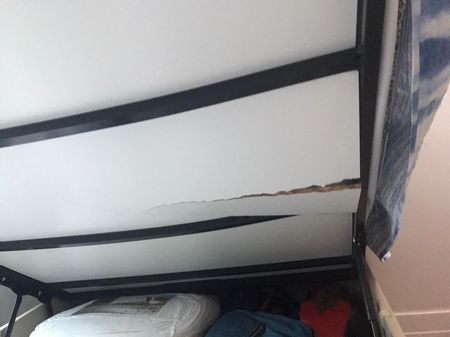  Modern ve şık mobilyalar bile yoğun kullanımda zamanla yıpranabilir veya mekanizmaları bozulabilir. Necip Fazıl Kısakürek Mahallesi tamir servisimizle, eşyalarınızı ilk günkü işlevselliğine geri döndürüyoruz:  Menteşe ve Kapak Onarımı: Sarkan mutfak kapakları, kapanmayan banyo dolapları ve yerinden oynayan menteşe yuvalarının teknik dolgu yöntemleriyle güçlendirilmesi ve parça değişimi.