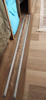 Esenyurt Piri Reis Mobilya Tamir ve Onarım Çözümleri/İlke Mobilya Modern ve şık mobilyalar, yoğun kullanımda teknik aksaklıklar çıkarabilir. Piri Reis Mahallesi tamir servisimizle, eşyalarınızın konforunu ve ilk günkü işlevselliğini profesyonel dokunuşlarla geri kazandırıyoruz: Kapak ve Menteşe Revizyonu: Sarkan mutfak dolapları, kapanmayan banyo kapakları ve yerinden oynayan menteşe yuvalarının teknik dolgu yöntemleriyle güçlendirilmesi