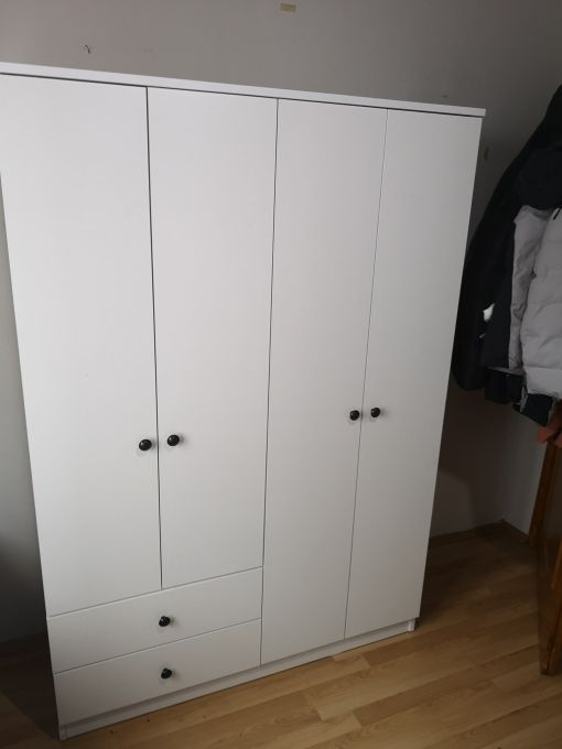  Üçevler Mahallesi'ndeki daire yapılarına en uygun yerleşim ve montaj stratejilerini uyguluyoruz. Özellikle büyük hacimli mobilyaların kurulumunda 