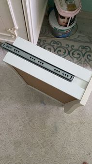 İlke mobilya Bağcılar Çekmece Ray Değişimi. Bozulan ray sistemleri çekmecelerin kapanmamasına veya sürtmesine neden olur. Teleskopik ray montajı ve sistem yenileme işlemleri yapılır.