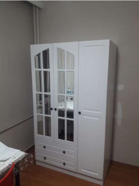  Montajını Yaptığımız Mobilya Türleri İlkemtm olarak birçok farklı mobilya grubunda montaj hizmeti sunmaktayız:  Mutfak dolabı montajı Gardırop ve elbise dolabı montajı TV ünitesi montajı Banyo dolabı montajı Vestiyer ve portmanto montajı Özel ölçü mobilya montajı Söküm ve yeniden montaj işlemleri İlkemtm Mobilya Montaj Süreci Her montaj işinde planlı ve kontrollü ilerliyoruz:  Alan ölçüsü ve duvar kontrolü yapılır Montaj öncesi parçalar kontrol edilir Gövde montajı ve sabitleme işlemleri uygulanır