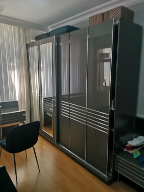 Tahtakale, Bahçeşehir ve Ispartakule Mobilya Montaj ve Tamir Hizmeti/İlke Mobilya Tahtakale Mahallesi Mobilya Montaj Hizmeti Tahtakale Mahallesi'nde yeni konut projeleri ve taşınma oranı yüksektir. En sık talep edilen hizmetler: Gardırop ve sürgülü dolap montajı TV ünitesi sabitleme Yatak odası takımı kurulumu Çekmece ray değişimi Menteşe ayarı ve değişimi Mutfak dolabı kapak ayarı