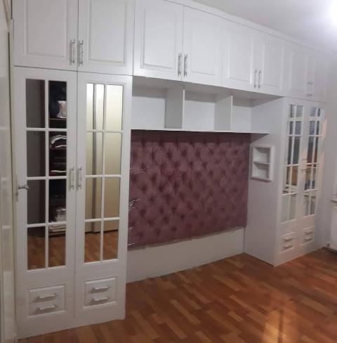  Yatak Odası Mobilyası İmalatı Yatak odası, konforun ve huzurun ön planda olduğu yaşam alanlarının başında gelir. ilkemtm olarak, estetik ve işlevselliği bir araya getiren özel ölçü yatak odası mobilyası imalatı hizmeti sunuyoruz.