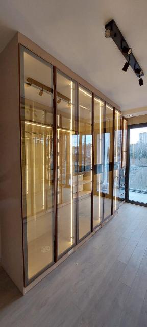  Tasarım ve Kullanım Konforu Modern, klasik veya minimal çizgilere sahip yatak odası mobilyaları ile hem görsel bütünlük hem de kullanım kolaylığı sağlıyoruz. Özellikle küçük alanlar için fonksiyonel tasarımlar geliştiriyoruz.